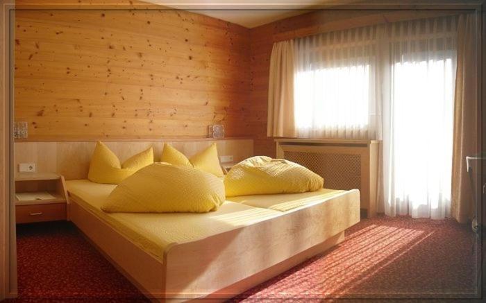 Pension Kristall Neustift im Stubaital Exterior photo
