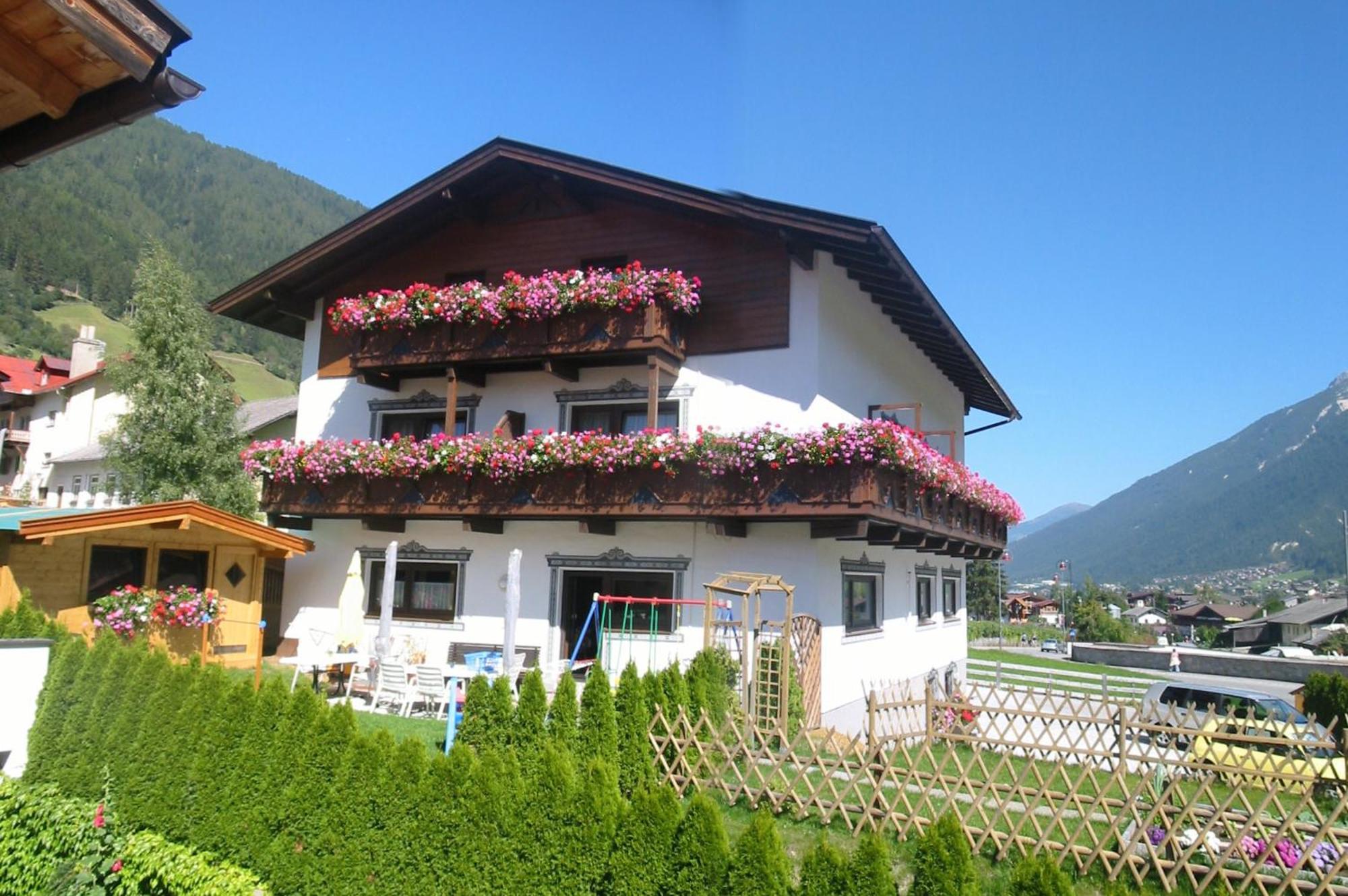 Pension Kristall Neustift im Stubaital Exterior photo