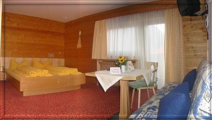 Pension Kristall Neustift im Stubaital Room photo